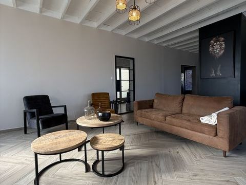   Vente Surface diverse 5 pi�ces Maison - 5 pi�ce(s) - 147 m�