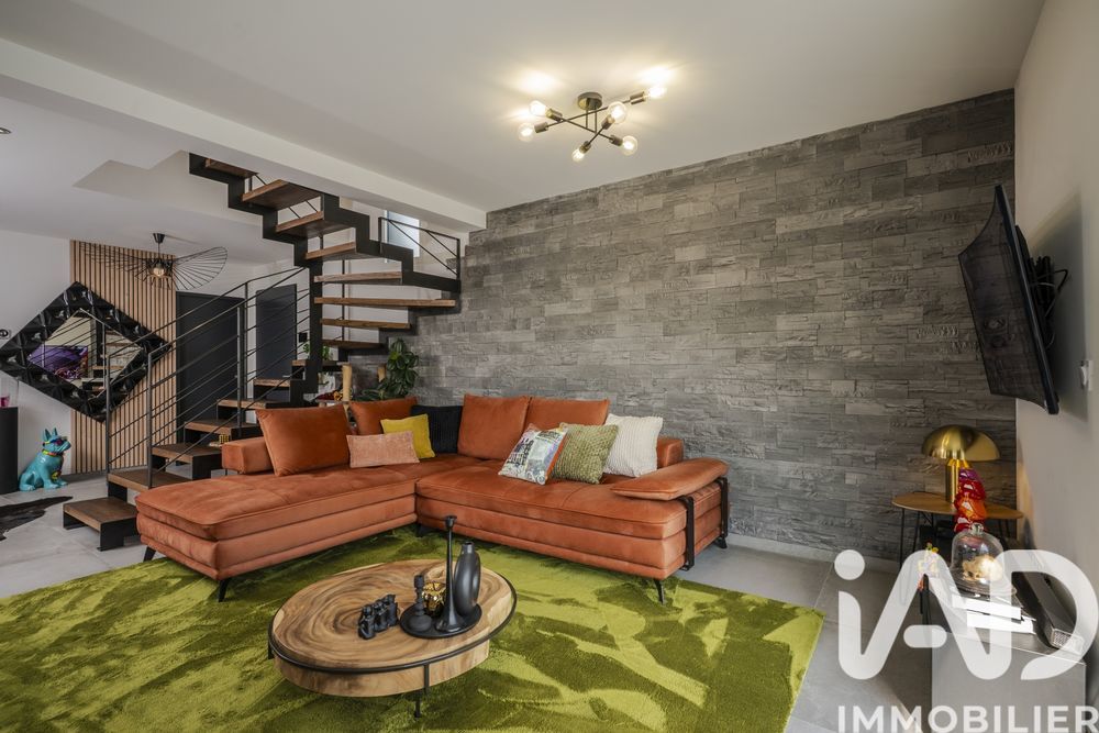 � vendre  Maison Saint-Jean-de-Gonville (01630)