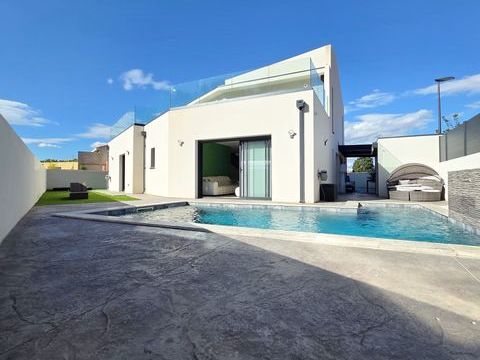   Vente Maison d'architecte 7 pi�ces Villa - 7 pi�ce(s) - 228 m�