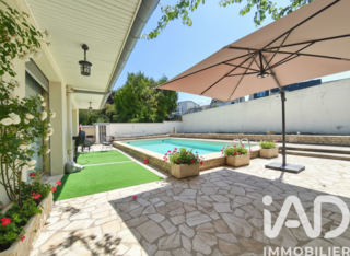  Maison � vendre 9 pi�ces 303 m�