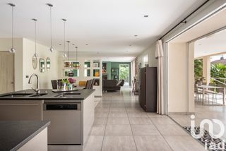  Villa � vendre 8 pi�ces 200 m�