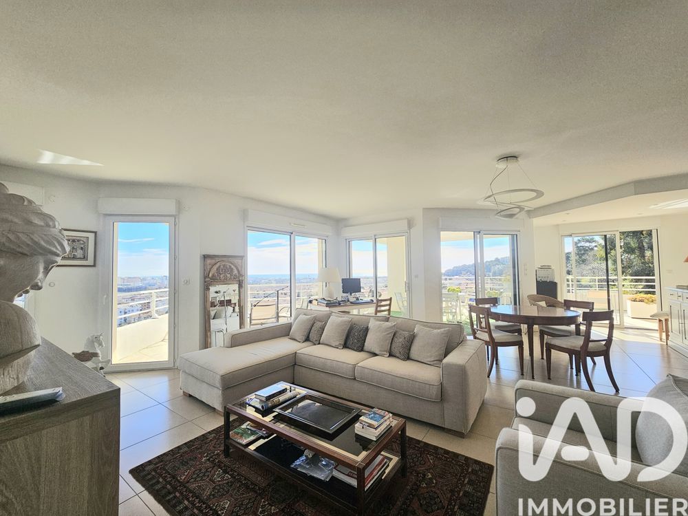 � vendre  Appartement Saint-Laurent-du-Var (06700)