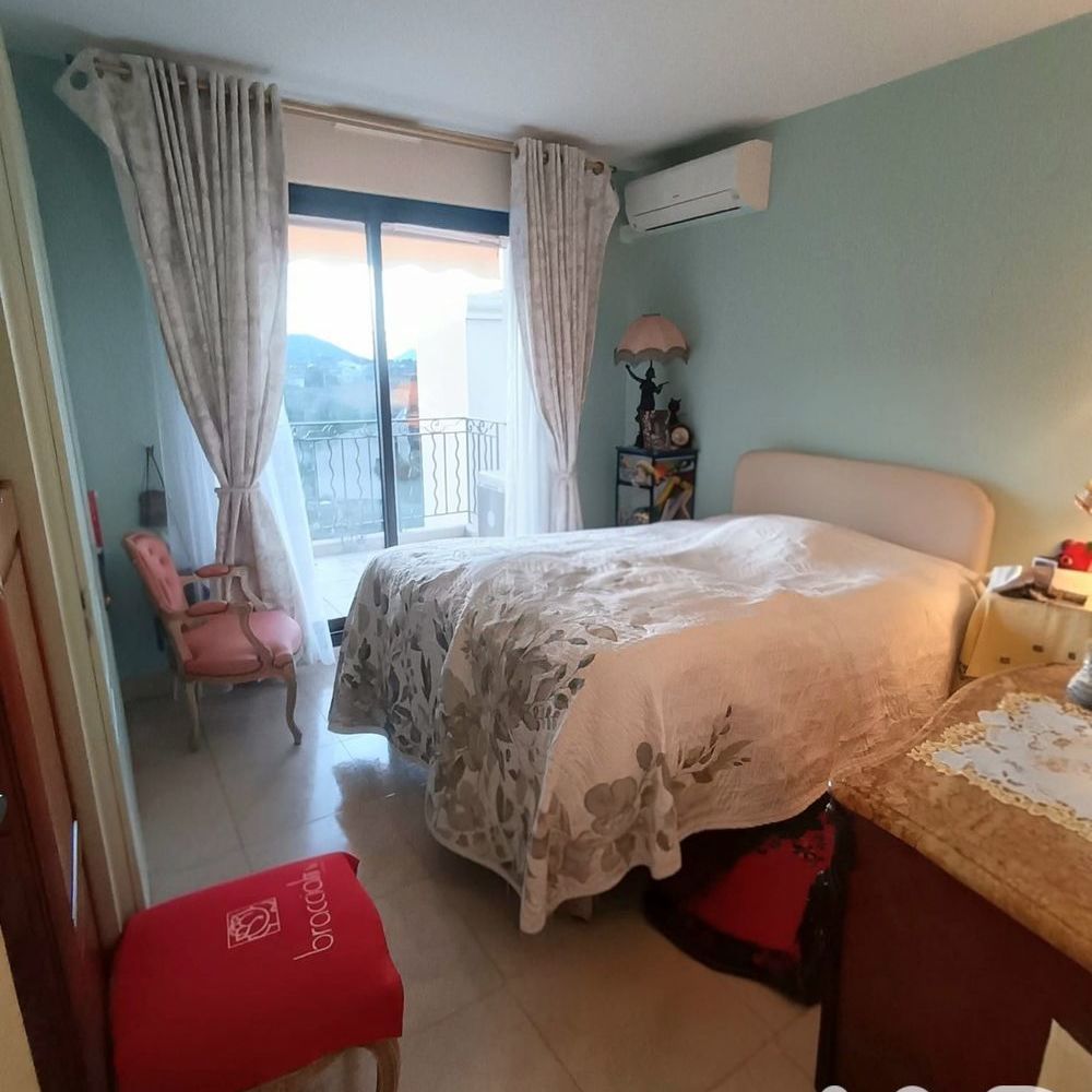 � vendre  Appartement Hy�res (83400)