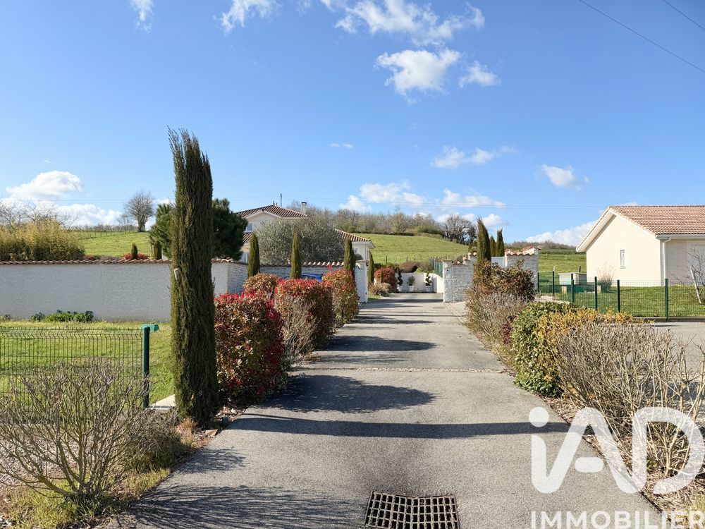 � vendre  Villa Bourgoin-Jallieu (38300)