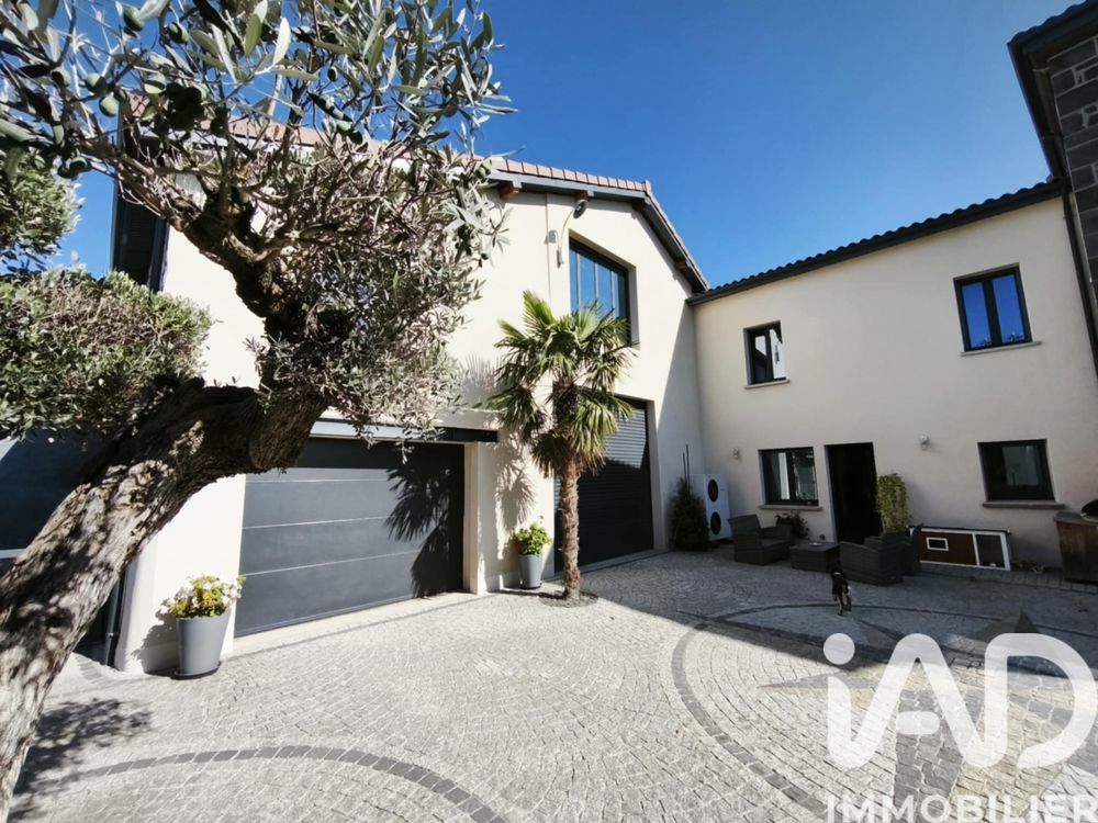 � vendre  Maison Saint-Beauzire (63360)