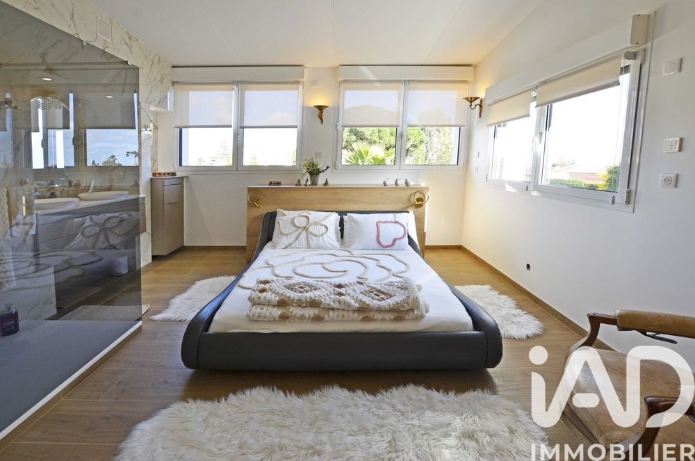 � vendre  Villa Mandelieu-la-Napoule (06210)