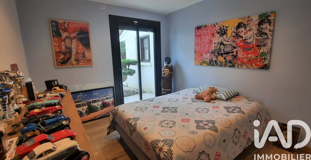 � vendre  Maison Saint-Jean-d'Illac (33127)