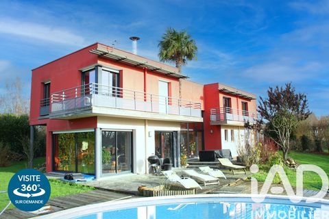   Vente Maison d'architecte 10 pi�ces Villa - 10 pi�ce(s) - 250 m�