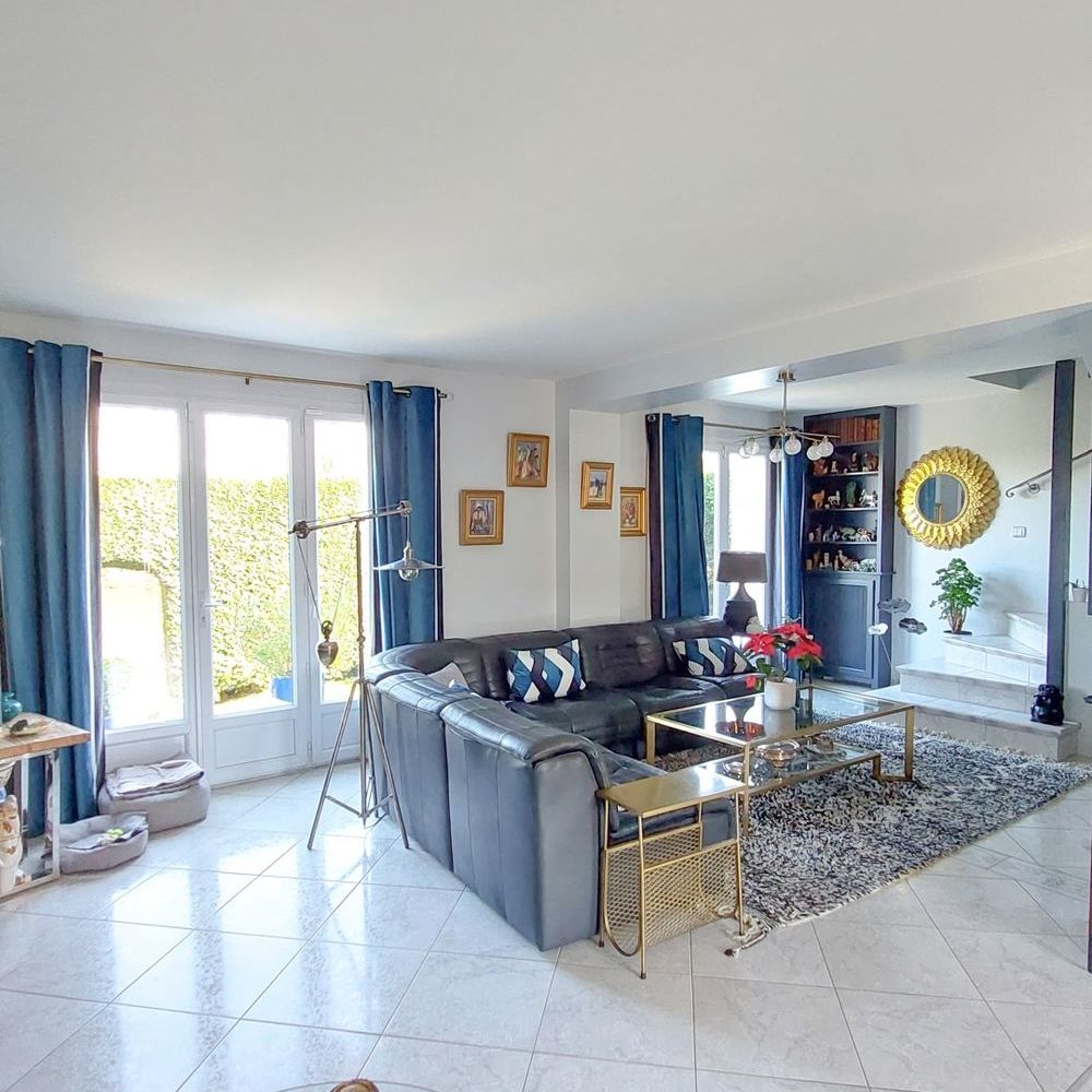 � vendre  Maison Montfort-l'Amaury (78490)