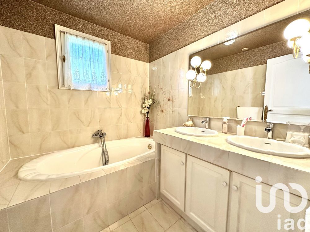 � vendre  Maison Saint-Rapha�l (83700)