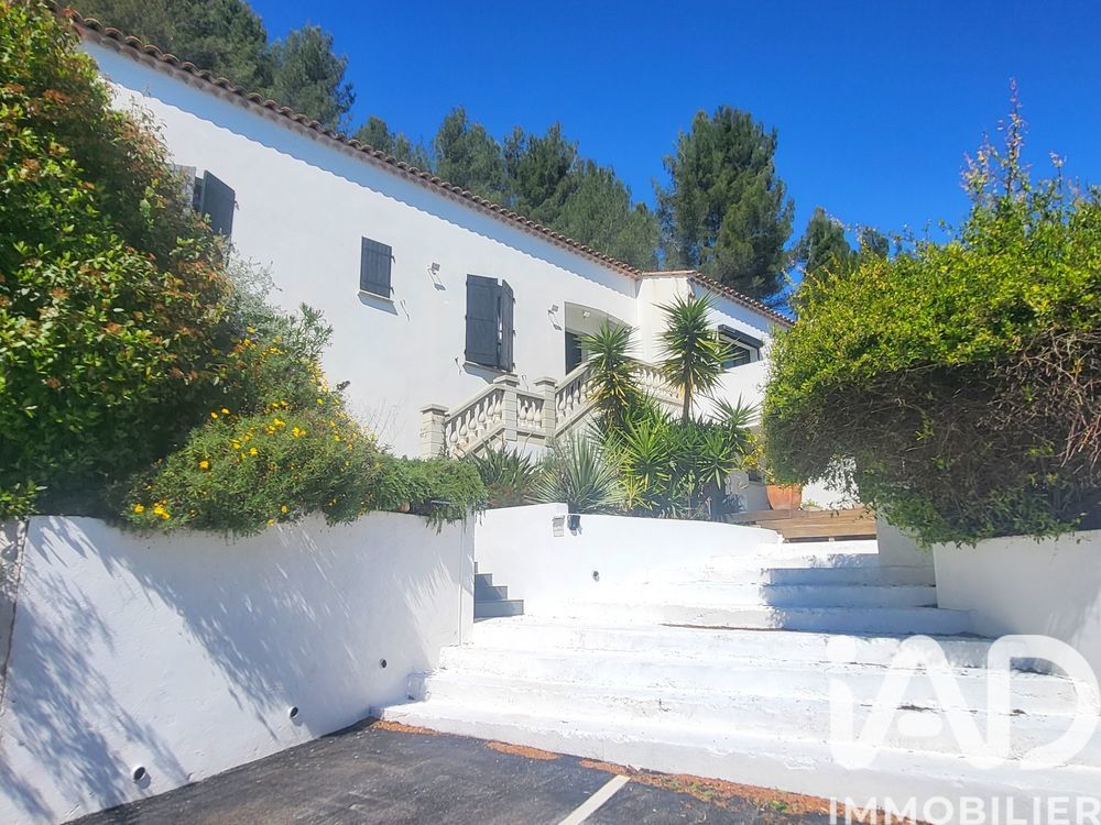 � vendre  Maison Cuers (83390)