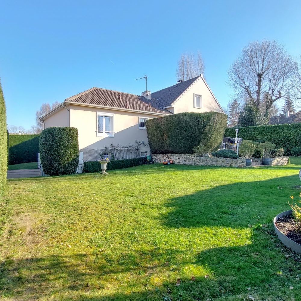 � vendre  Maison Montfort-l'Amaury (78490)