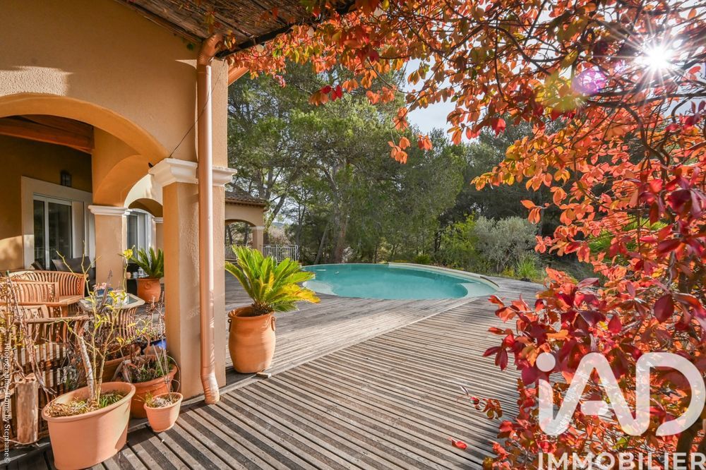 � vendre  Maison Saint-Zacharie (83640)