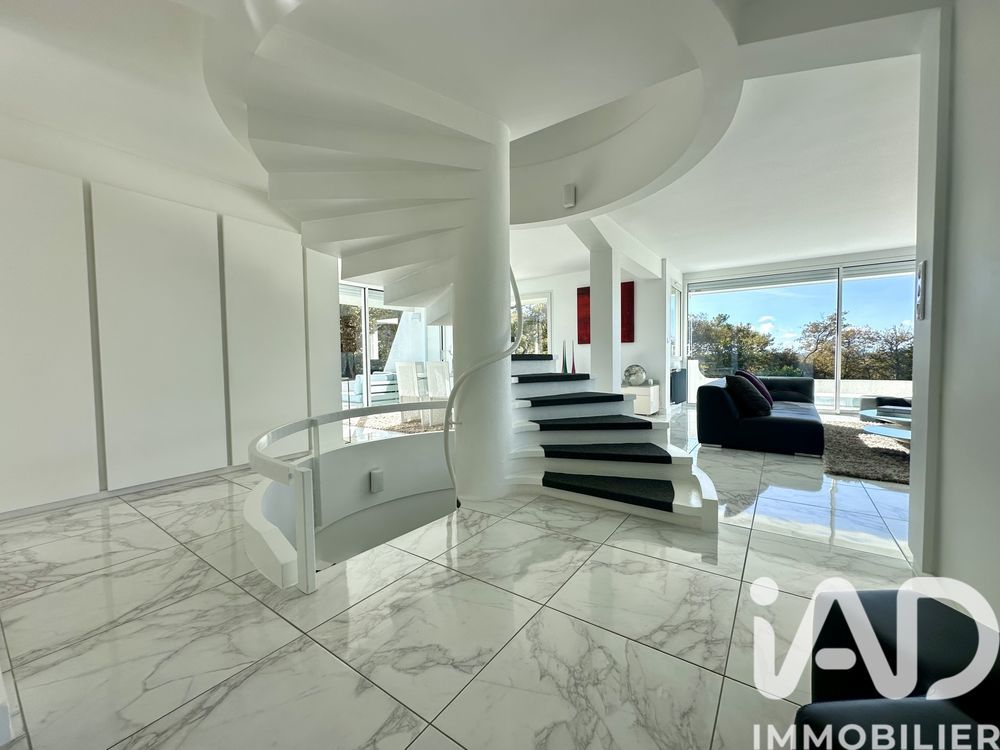 � vendre  Villa Saint-Loubouer (40320)