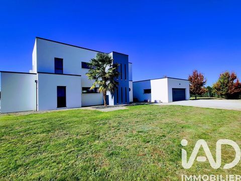   Vente Maison d'architecte 5 pi�ces Villa - 5 pi�ce(s) - 177 m�
