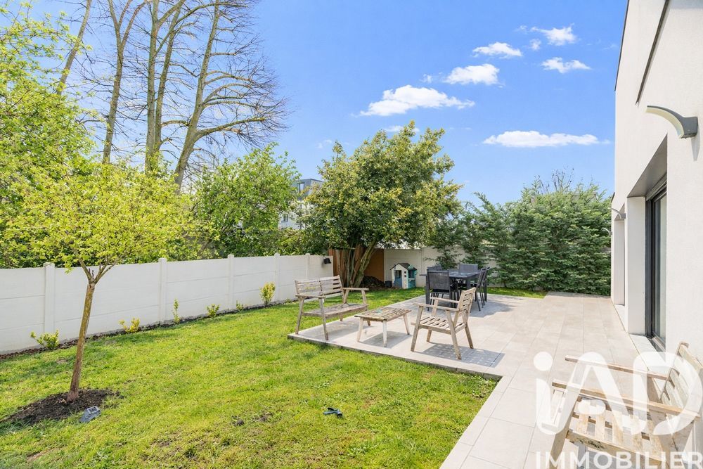 � vendre  Villa Sainte-Genevi�ve-des-Bois (91700)