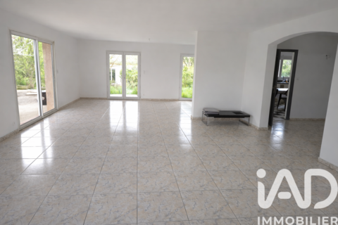   Location Maison/villa 10 pi�ces Maison - 10 pi�ce(s) - 251 m�