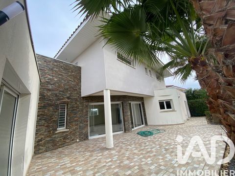   Vente Maison d'architecte 7 pi�ces Villa - 7 pi�ce(s) - 196 m�