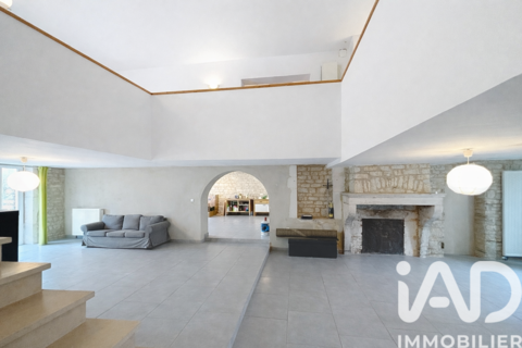   Vente Maison traditionnelle 5 pi�ces Maison - 5 pi�ce(s) - 246 m�