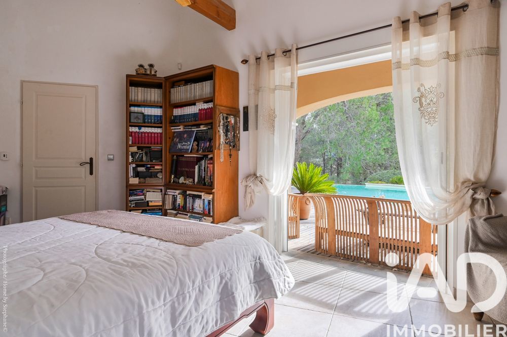 � vendre  Maison Saint-Zacharie (83640)