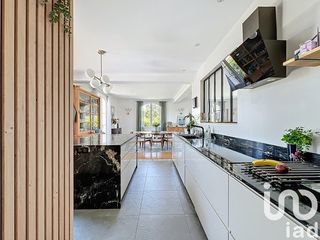  Maison � vendre 10 pi�ces 250 m�