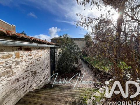   Vente Maison/villa 9 pi�ces Maison - 9 pi�ce(s) - 212 m�