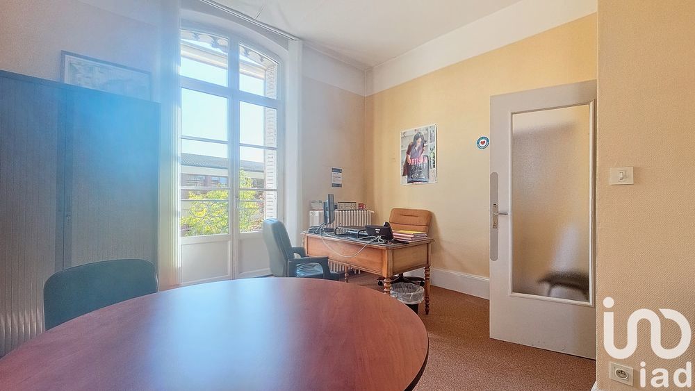 � vendre  Propri�t�/ch�teau Moulins (03000)