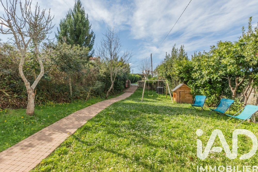 � vendre  Maison Gu�thary (64210)