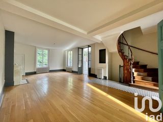  Maison � vendre 8 pi�ces 247 m�