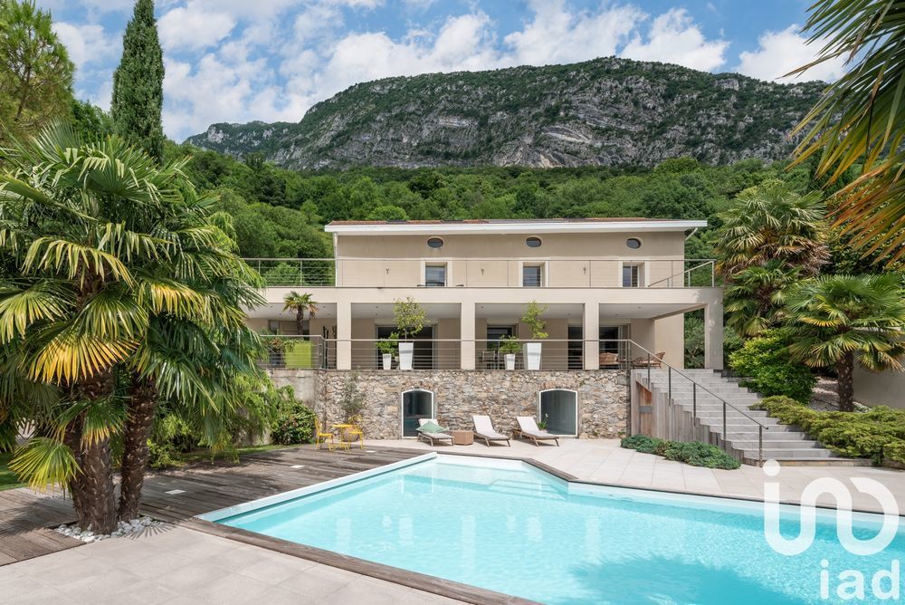 � vendre  Villa Fontanil-Cornillon (38120)