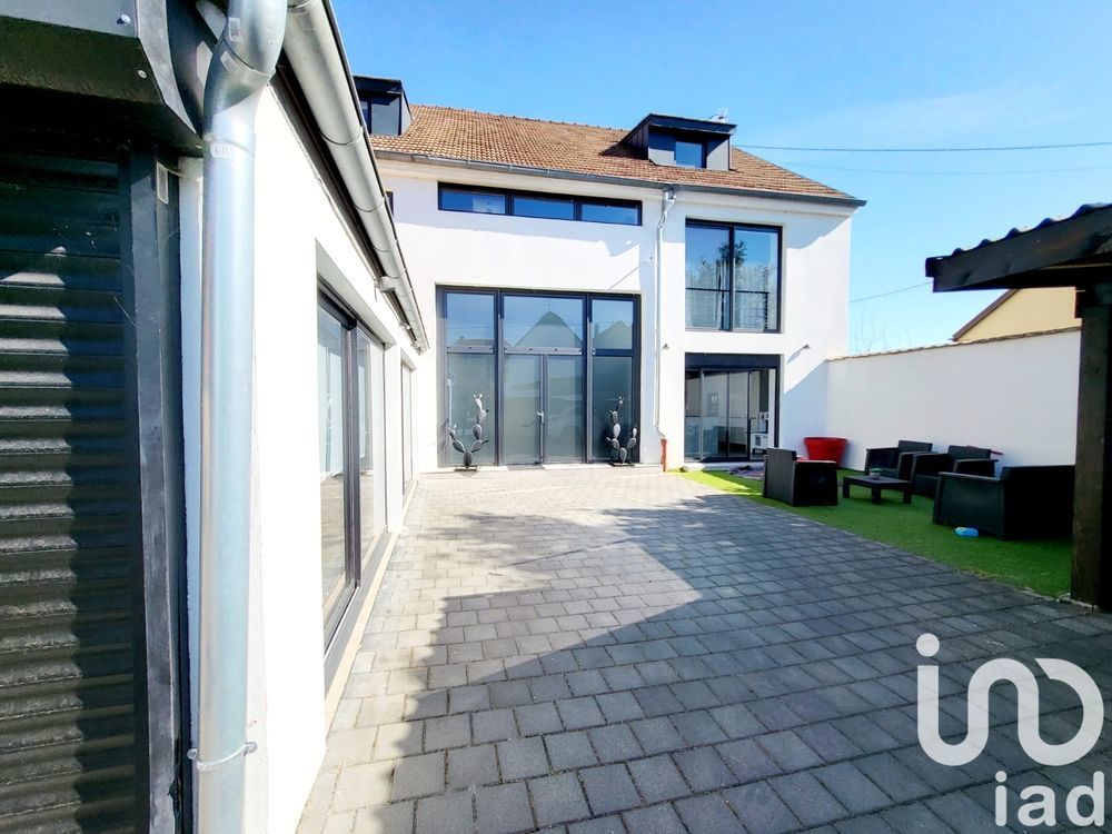 � vendre  Villa Mundolsheim (67450)