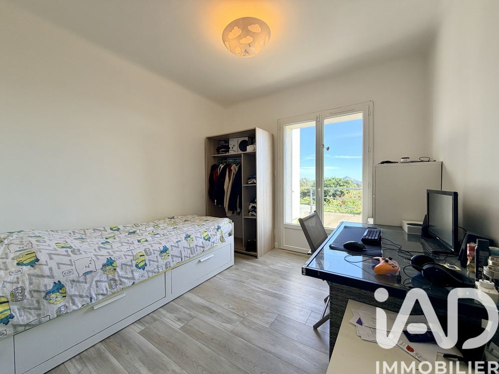 � vendre  Villa La Farl�de (83210)