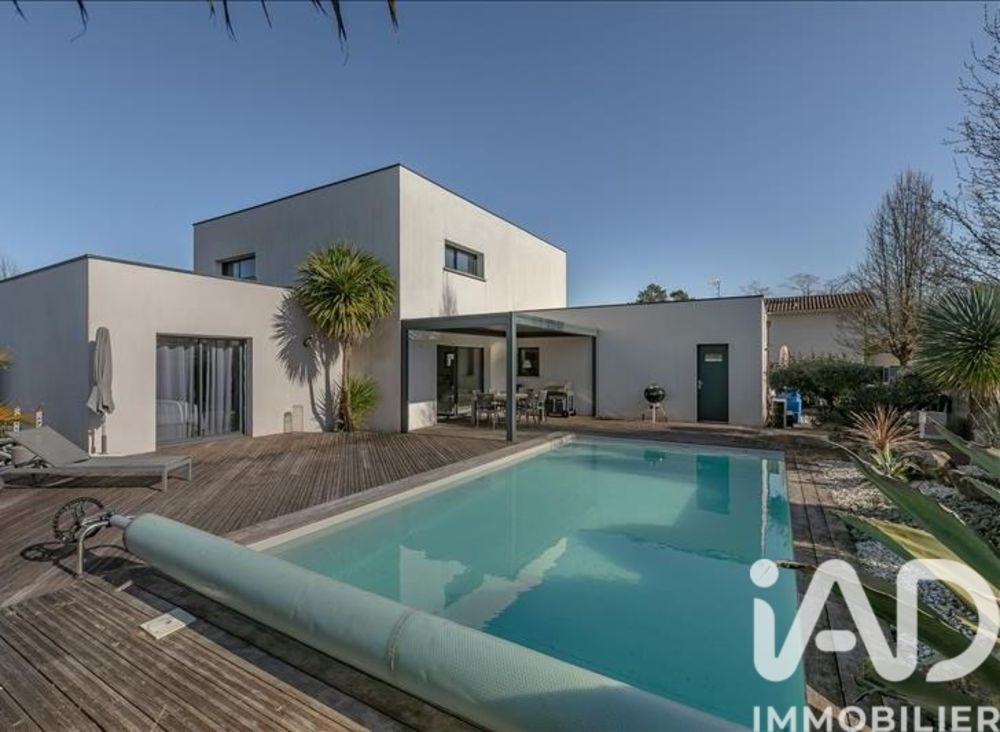 � vendre  Maison Saint-Jean-d'Illac (33127)