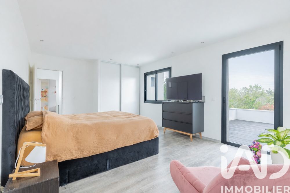 � vendre  Villa Sainte-Genevi�ve-des-Bois (91700)