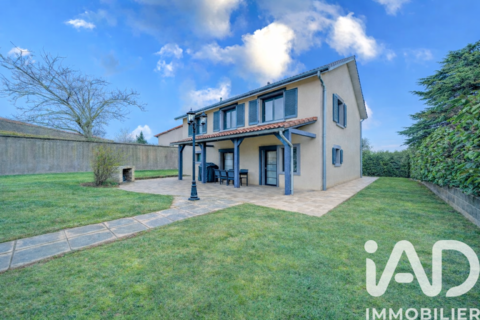   Vente Maison de village 7 pi�ces Maison - 7 pi�ce(s) - 134 m�