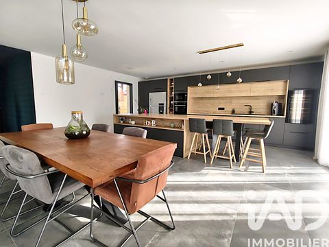   Vente Maison d'architecte 7 pi�ces Villa - 7 pi�ce(s) - 152 m�