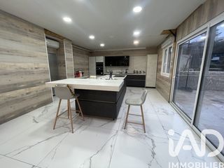  Immeuble � vendre 944 m�