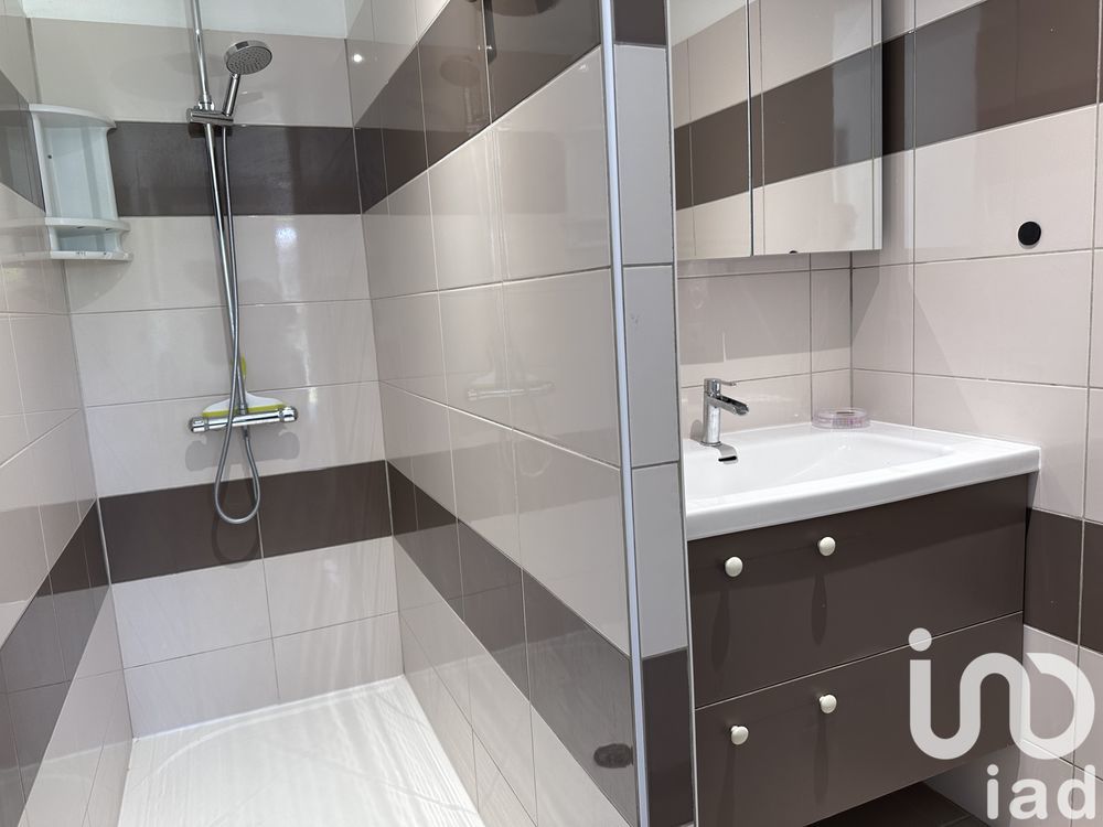 � vendre  Maison Saint-Martin-de-R� (17410)