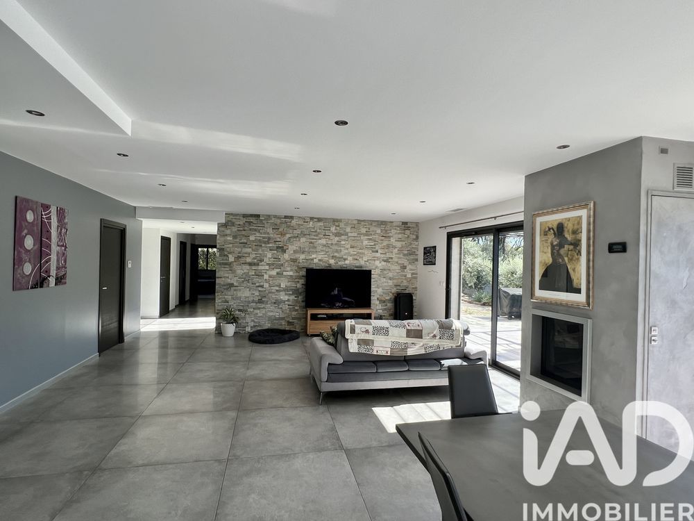 � vendre  Maison Saint-Zacharie (83640)