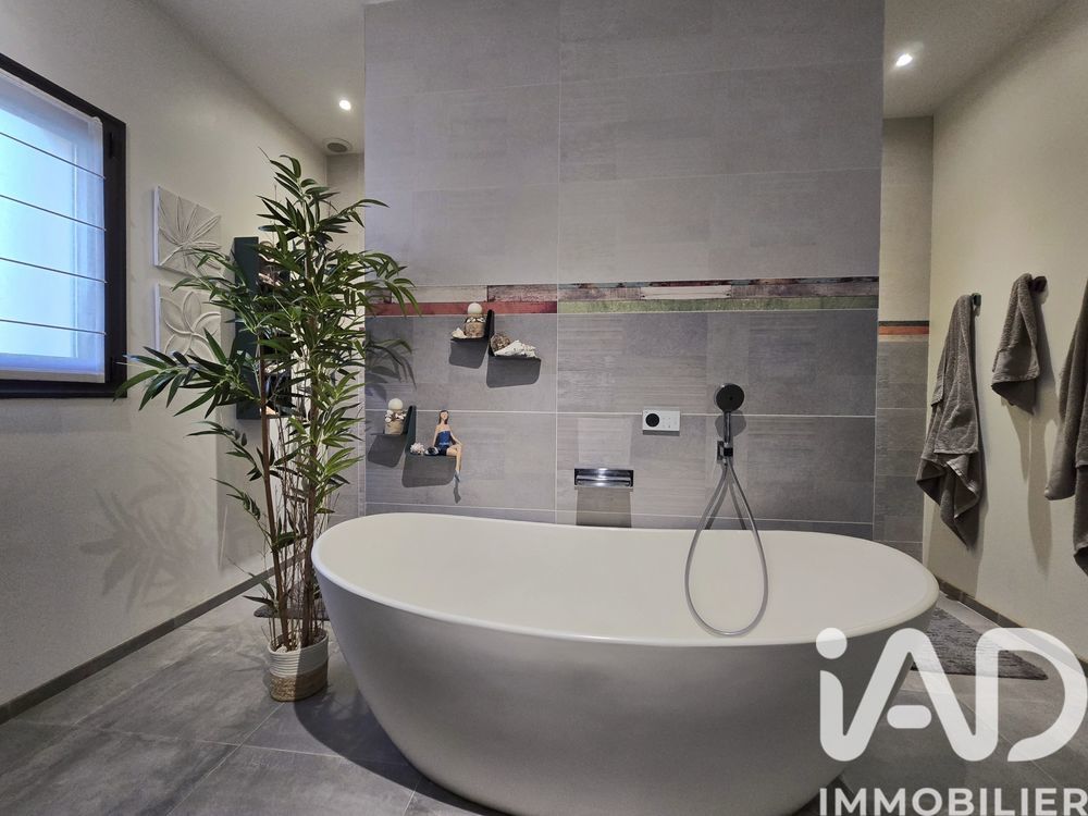 � vendre  Villa Magny-le-Hongre (77700)