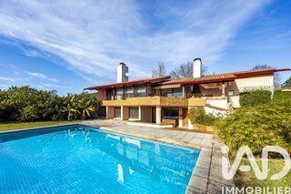  Villa � vendre 6 pi�ces 300 m�