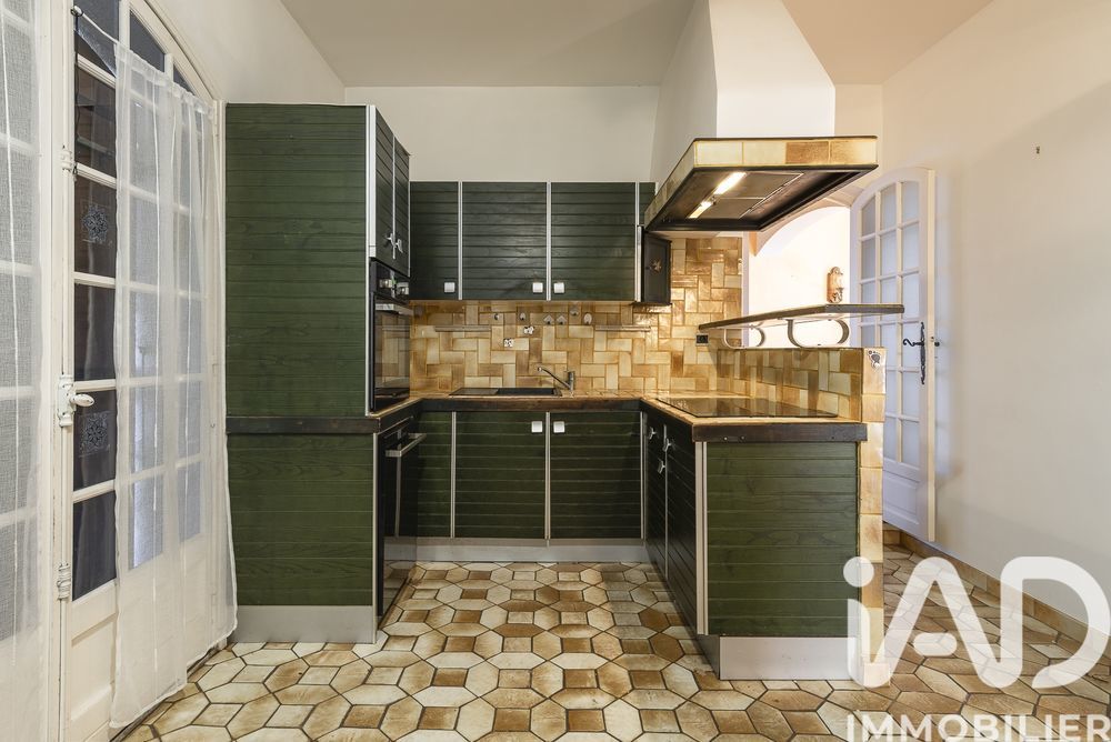 � vendre  Maison �guilles (13510)