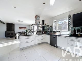  Maison � vendre 8 pi�ces 242 m�