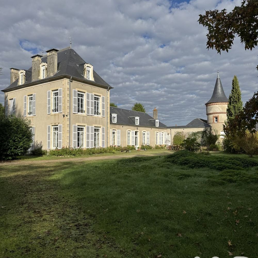 � vendre  Propri�t�/ch�teau Vornay (18130)