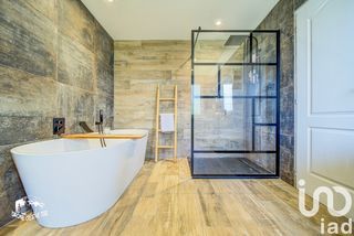  Maison � vendre 9 pi�ces 219 m�