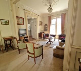  Maison � vendre 15 + pi�ces 270 m�