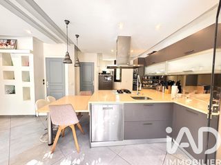  Villa � vendre 6 pi�ces 220 m�