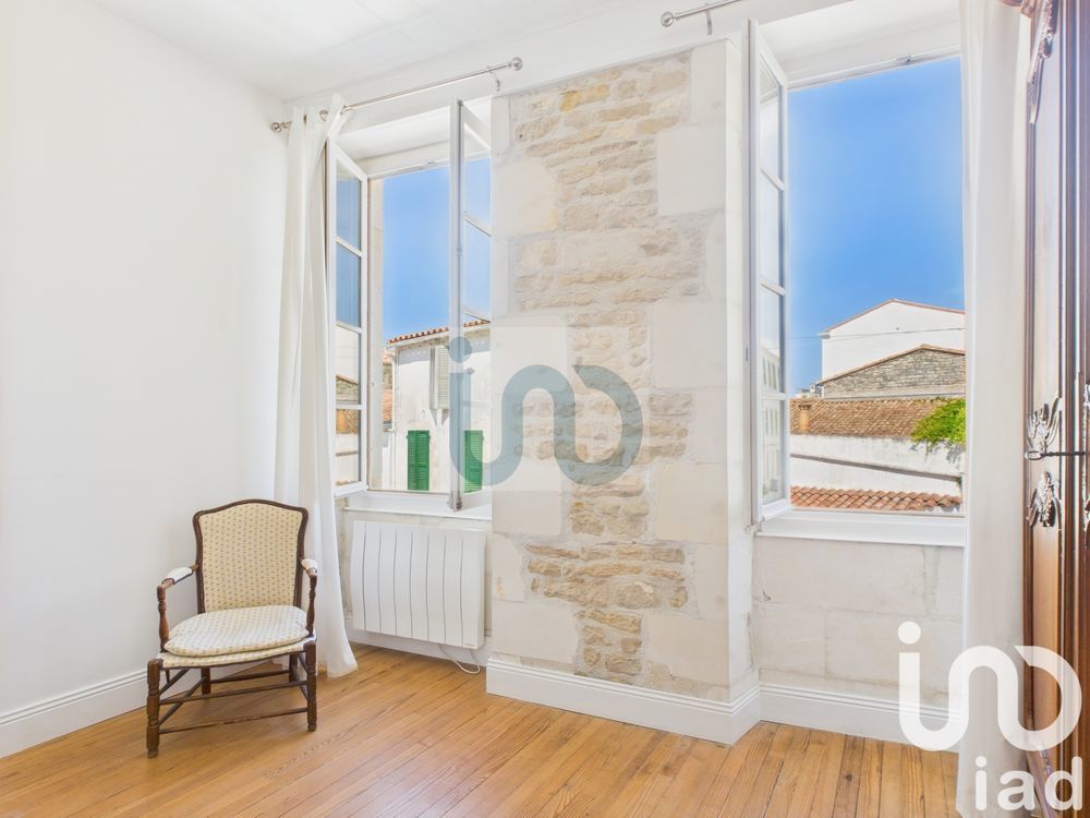 � vendre  Maison Saint-Martin-de-R� (17410)