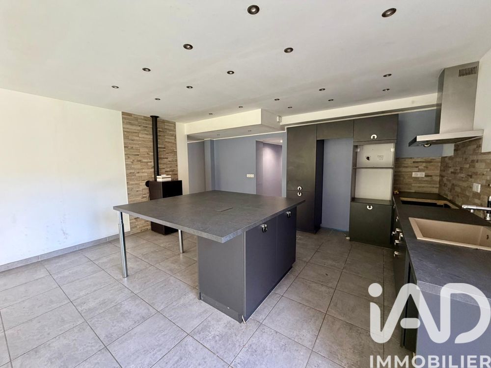 � vendre  Maison Saint-Zacharie (83640)