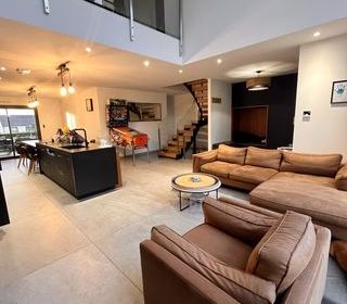  Maison � vendre 7 pi�ces 210 m�